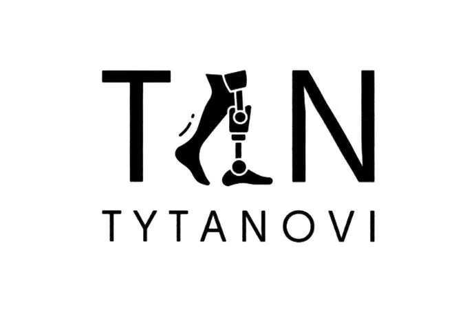 Tytanovi
