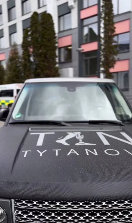 Tytanovi - Галерея