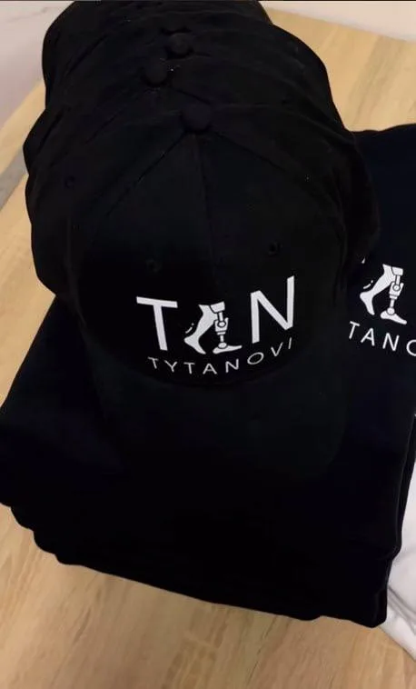 Tytanovi - Галерея